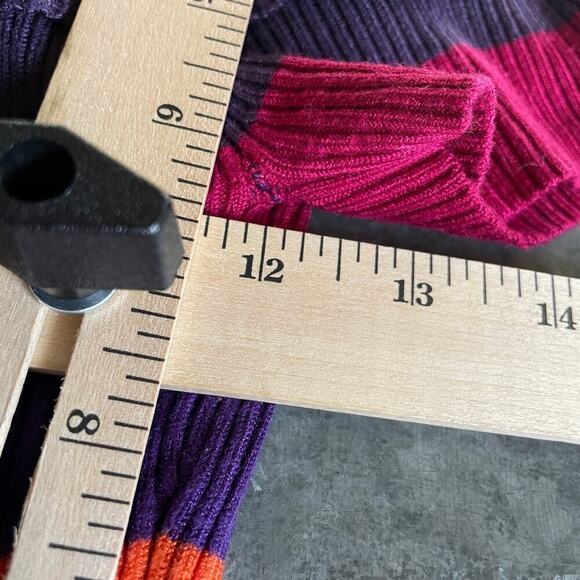 Urban Outfitters Kimchi Blue Riley Off Shoulder Ruffle Stripe Knit Top Medium - Picture 10 of 11